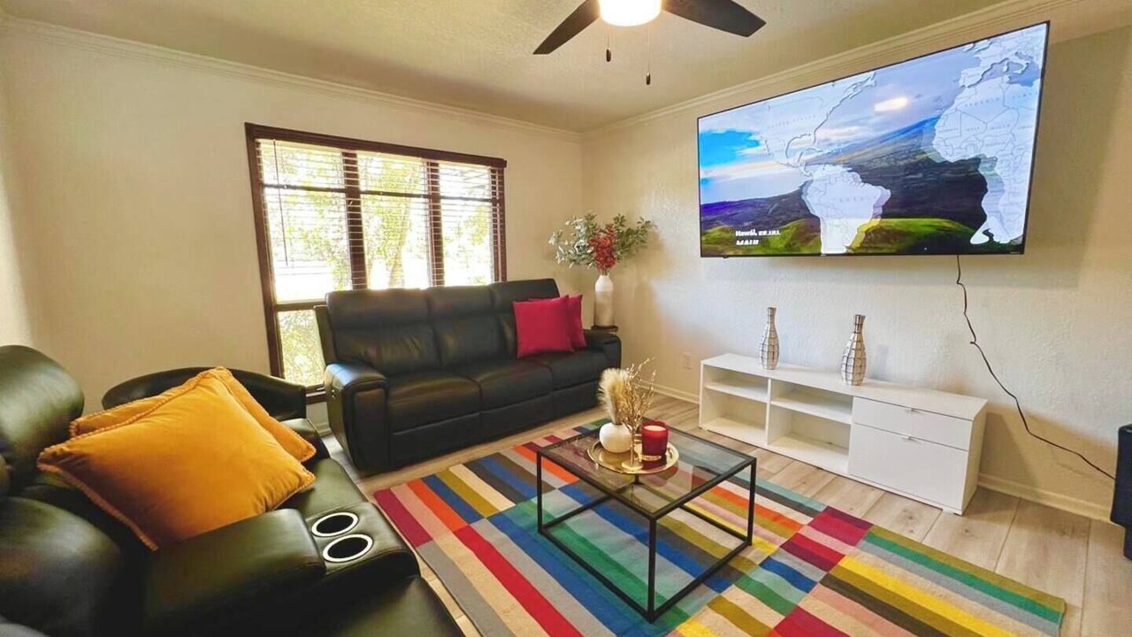 Photo of Livingroom in Hays