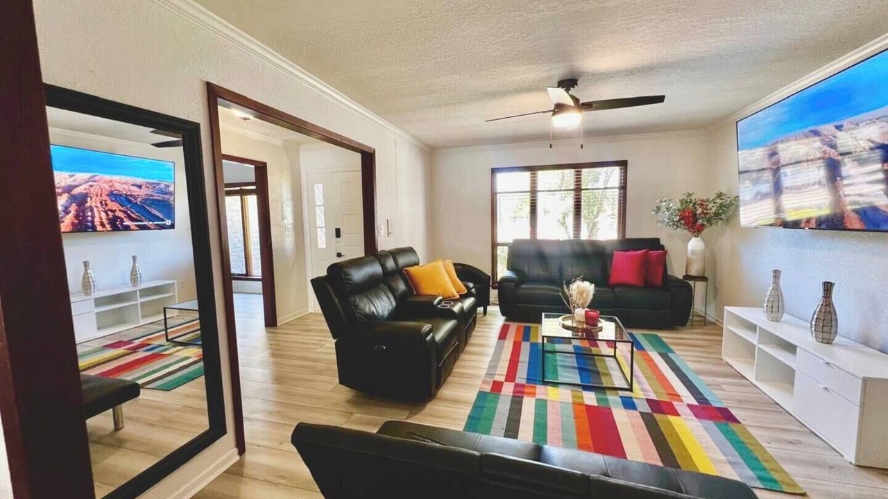 Photo of Livingroom in Hays