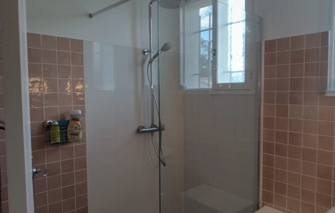 Photo of Bathroom in Moulis-en-Medoc