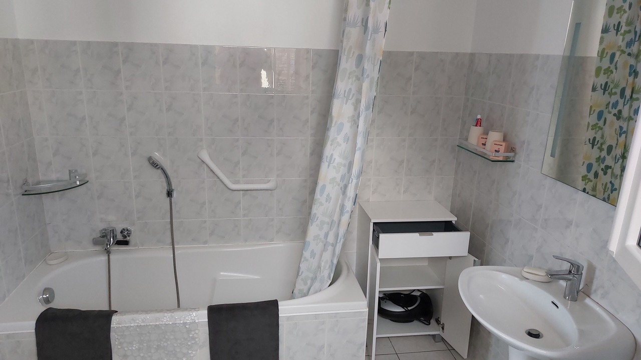 Photo of Bathroom in Guer