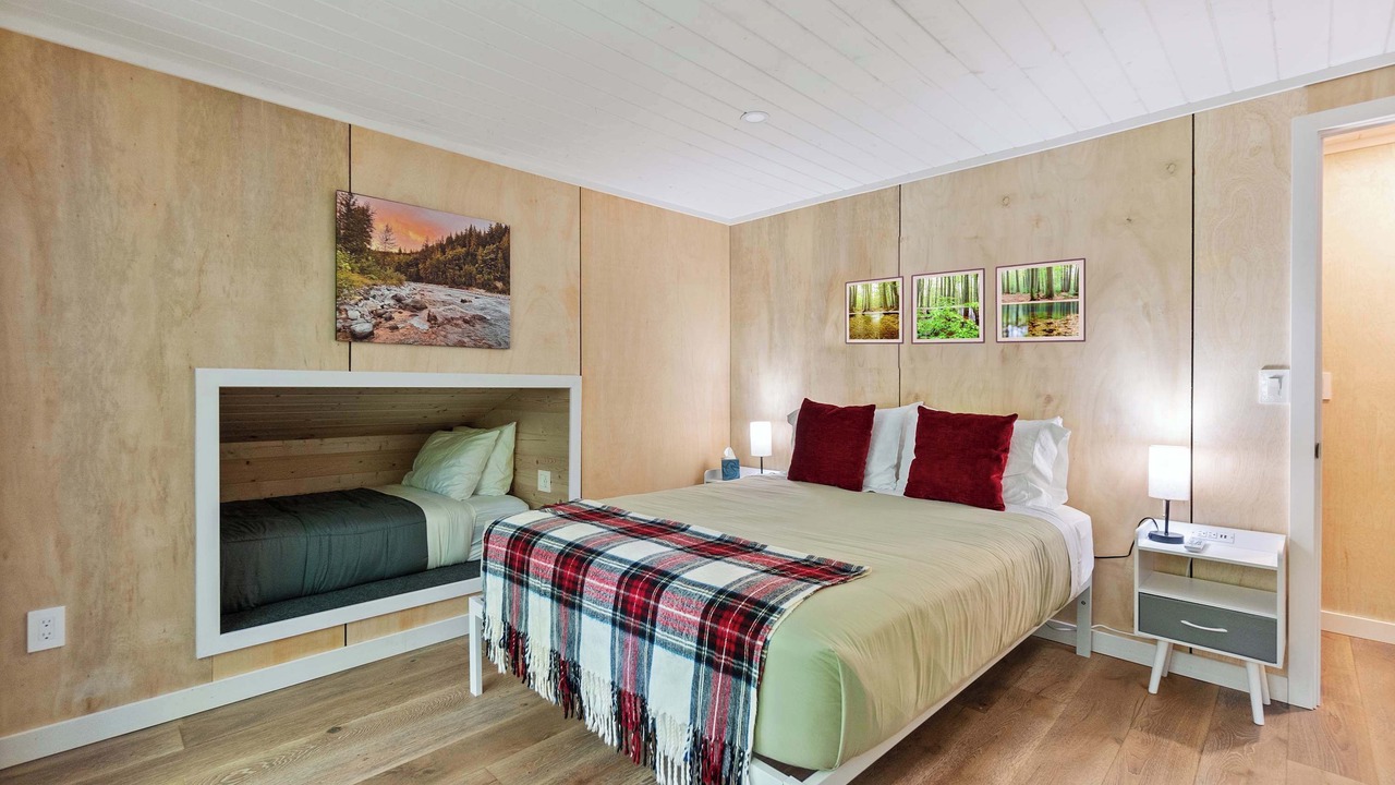 Photo of Bedroom in Darrington