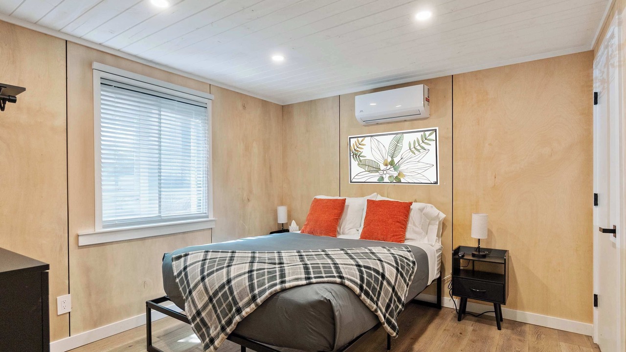 Photo of Bedroom in Darrington