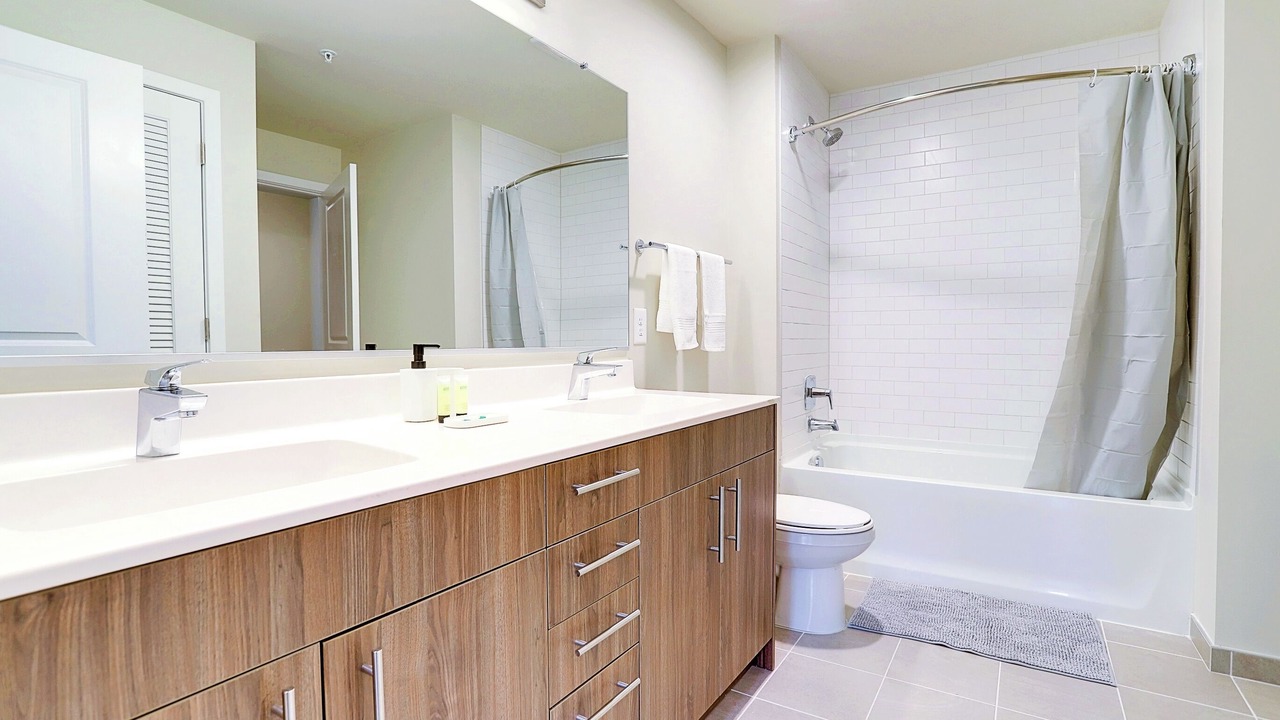 Photo of Bathroom in Jefferson Manor