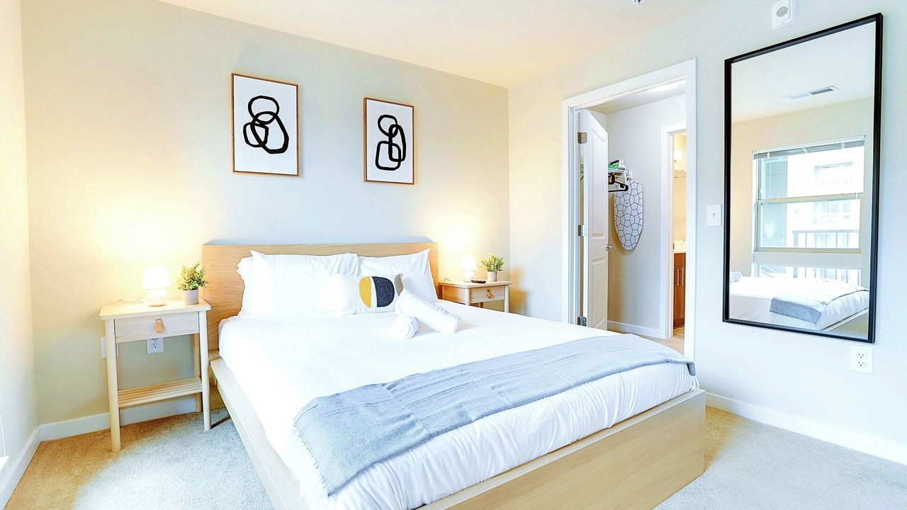 Photo of Bedroom in Jefferson Manor