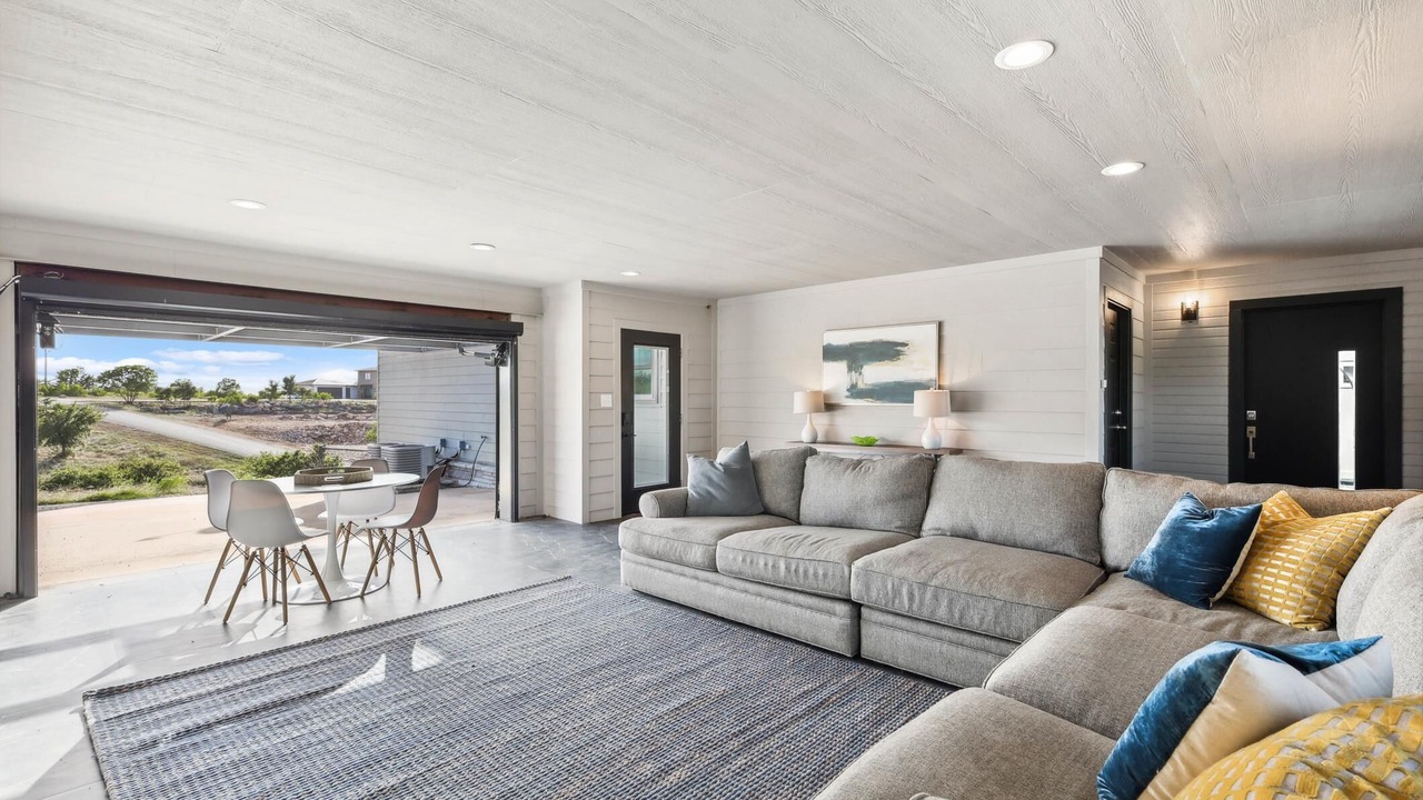 Photo of Livingroom in Graford