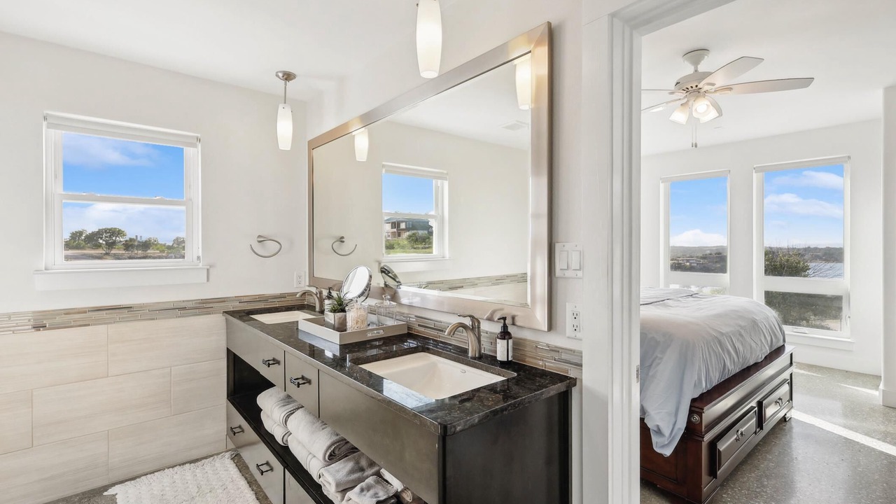 Photo of Bathroom in Graford