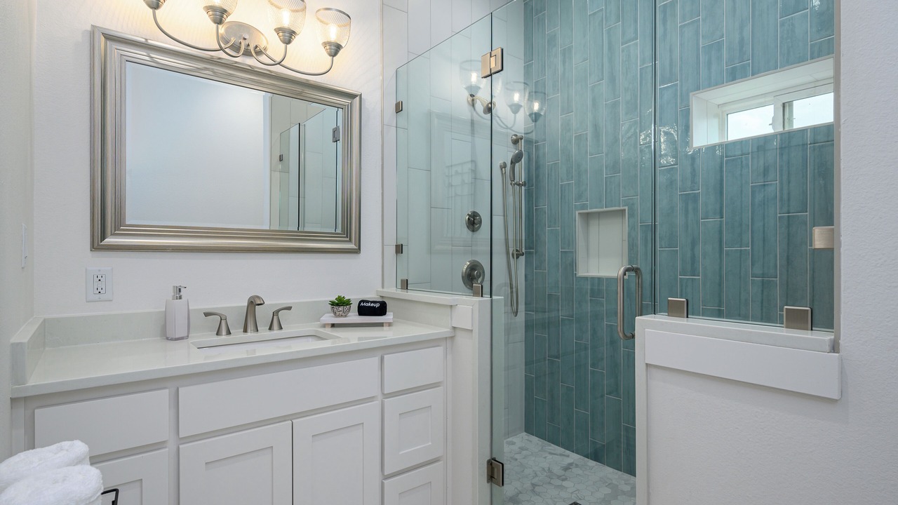 Photo of Bathroom in Pottsboro