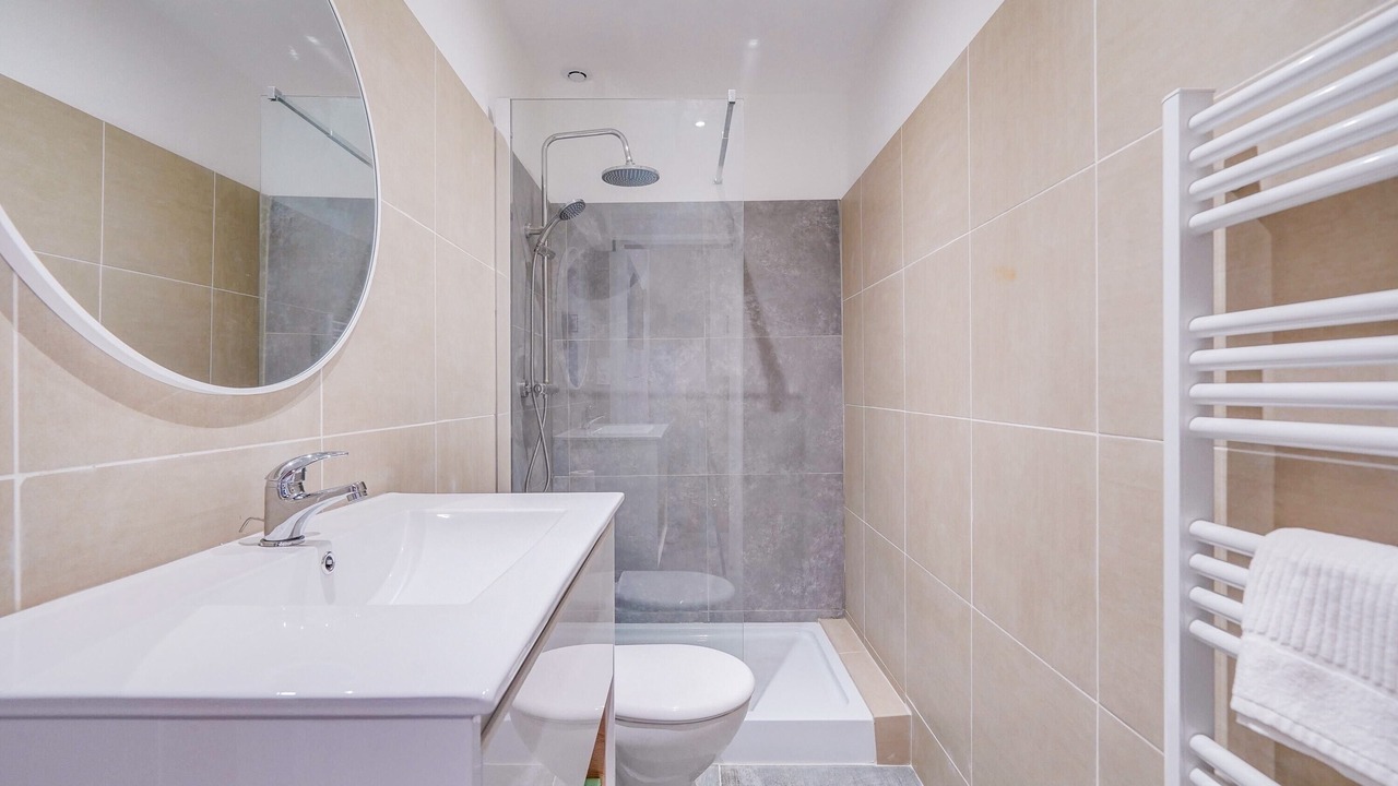 Photo of Bathroom in Libourne