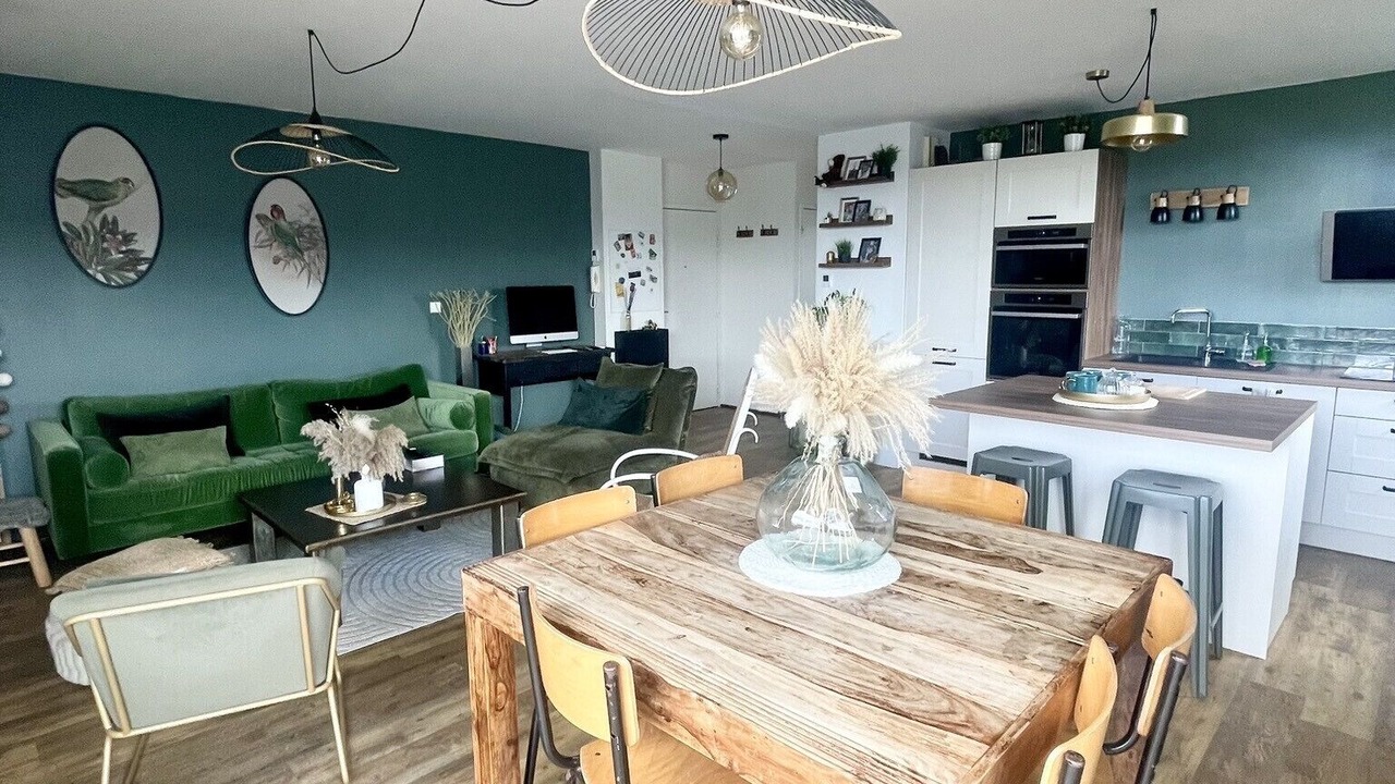 Photo of Livingroom in Republique - Les Ponts