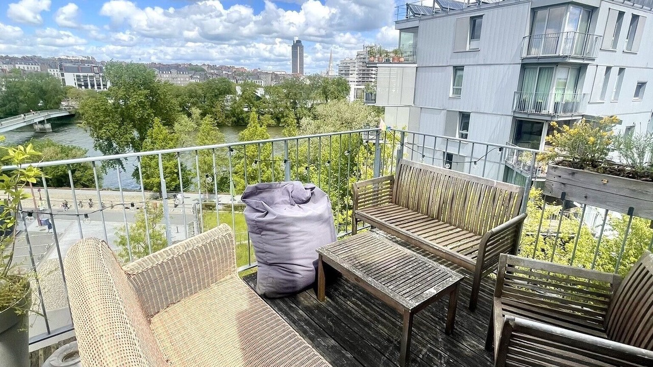 Photo of Patio Balcony in Republique - Les Ponts