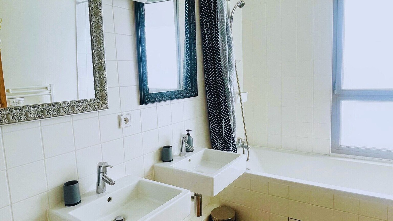 Photo of Bathroom in Republique - Les Ponts