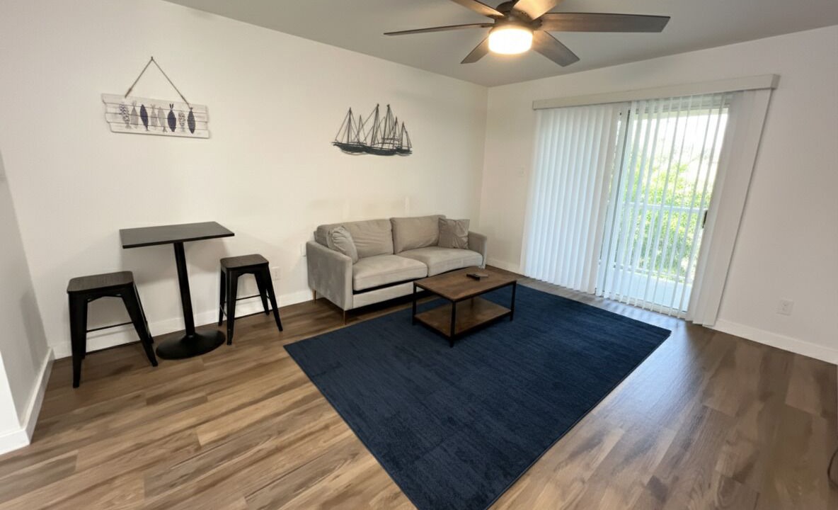 Photo of Livingroom in Capital View
