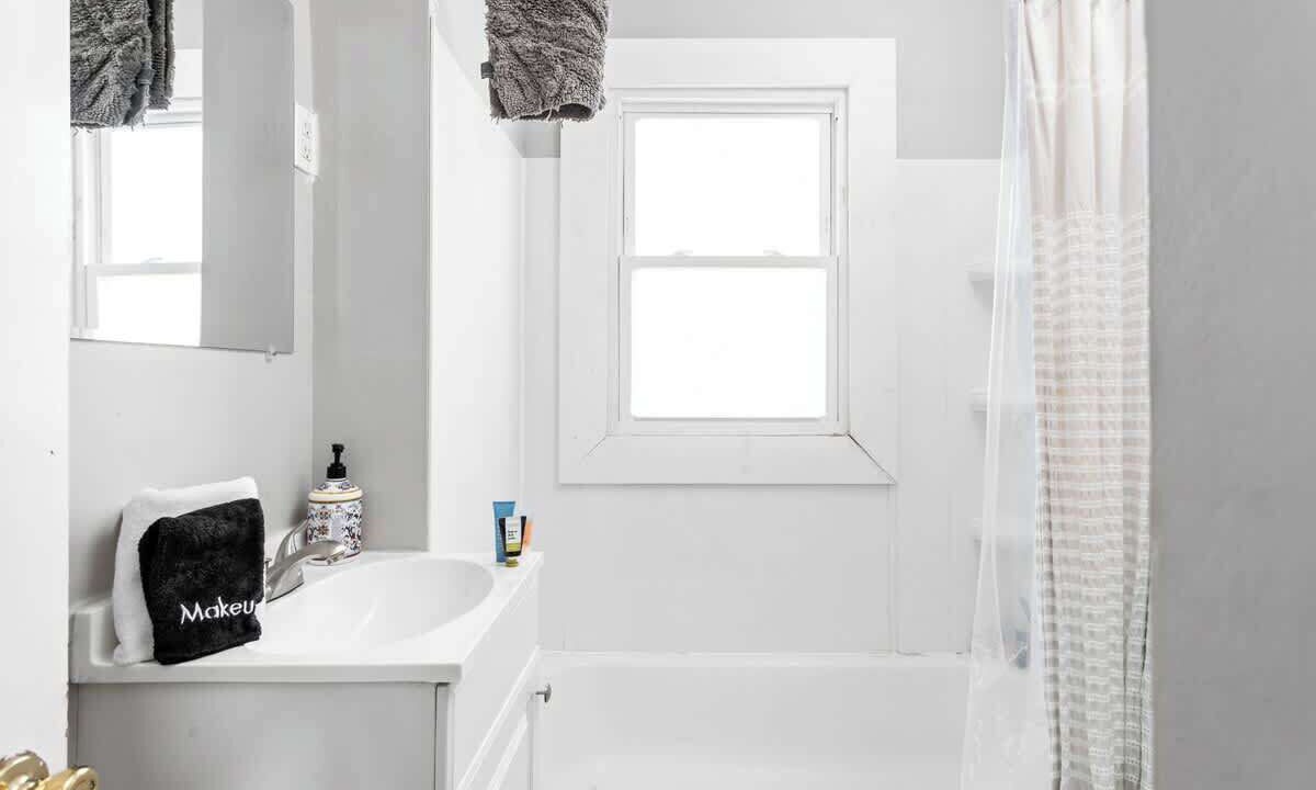 Photo of Bathroom in Meridian-Kessler