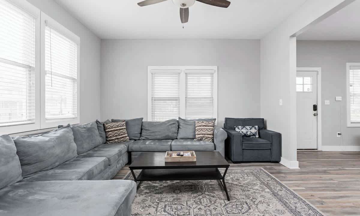 Photo of Livingroom in Near Northside