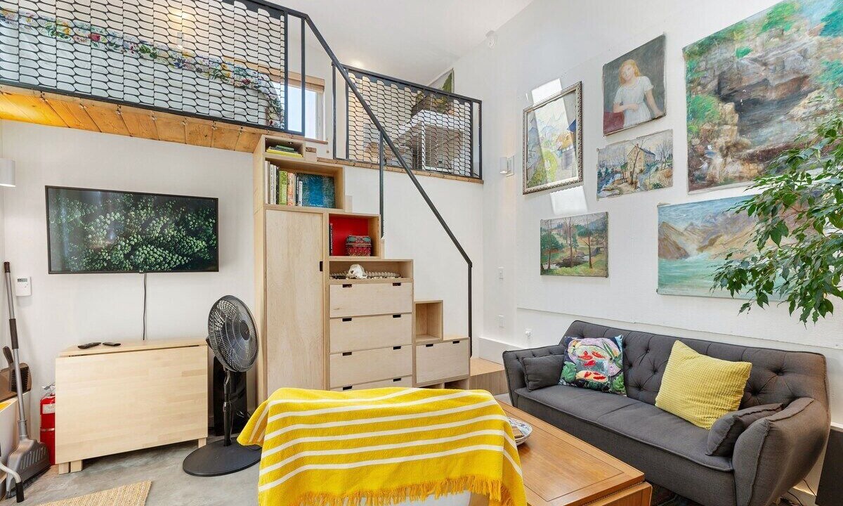 Photo of Livingroom in Miller Park