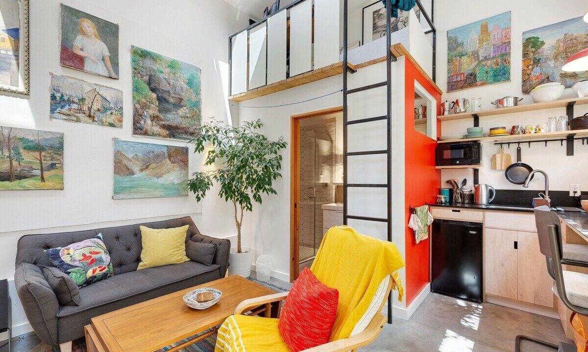 Photo of Livingroom in Miller Park