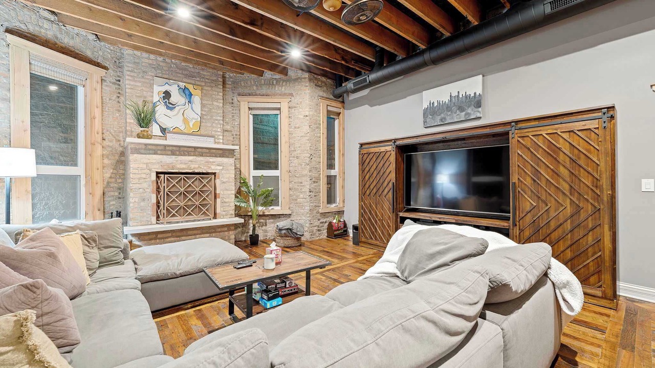 Photo of Bedroom in Near West Side