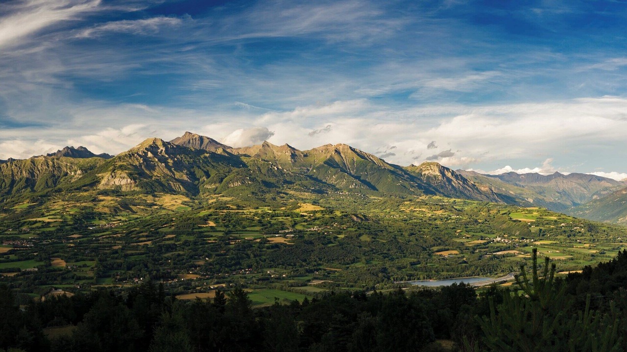 Photo of Others in Laye