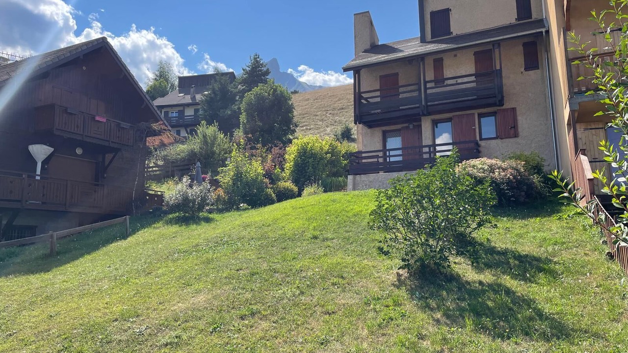 Photo of Outdoor in Laye