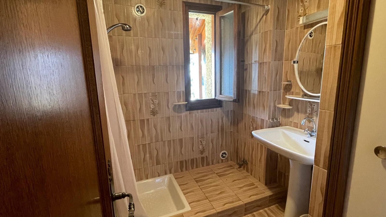 Photo of Bathroom in Laye