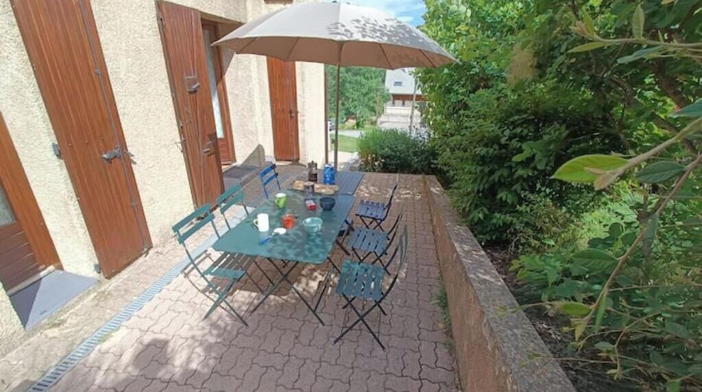 Photo of Outdoor in Laye