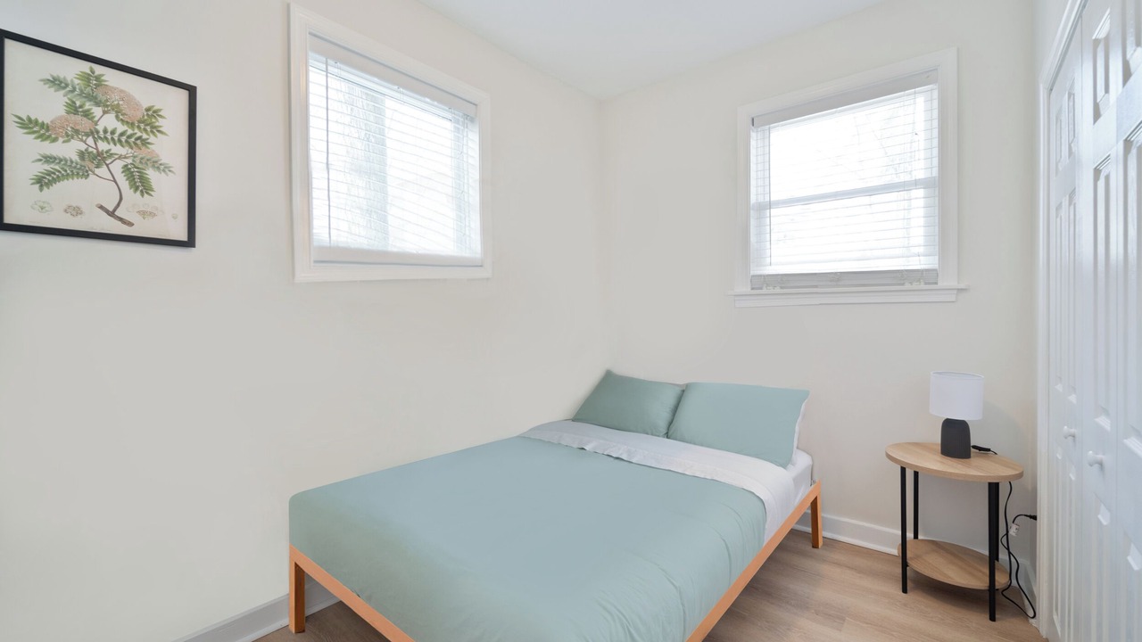 Photo of Bedroom in Fort Lee