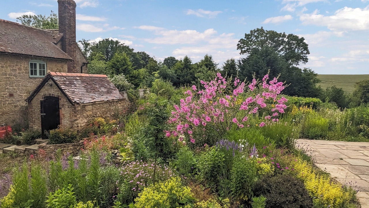 Photo of Outdoor in Eaton Mascott