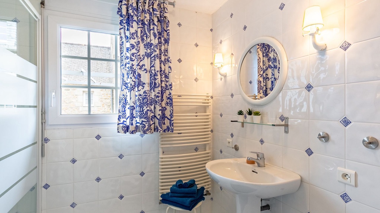 Photo of Bathroom in Plounevez-Lochrist