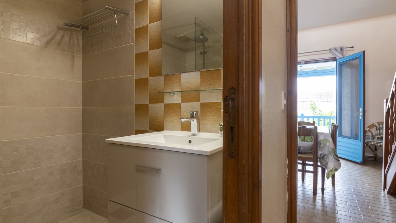 Photo of Bathroom in Saintes-Maries-de-la-Mer