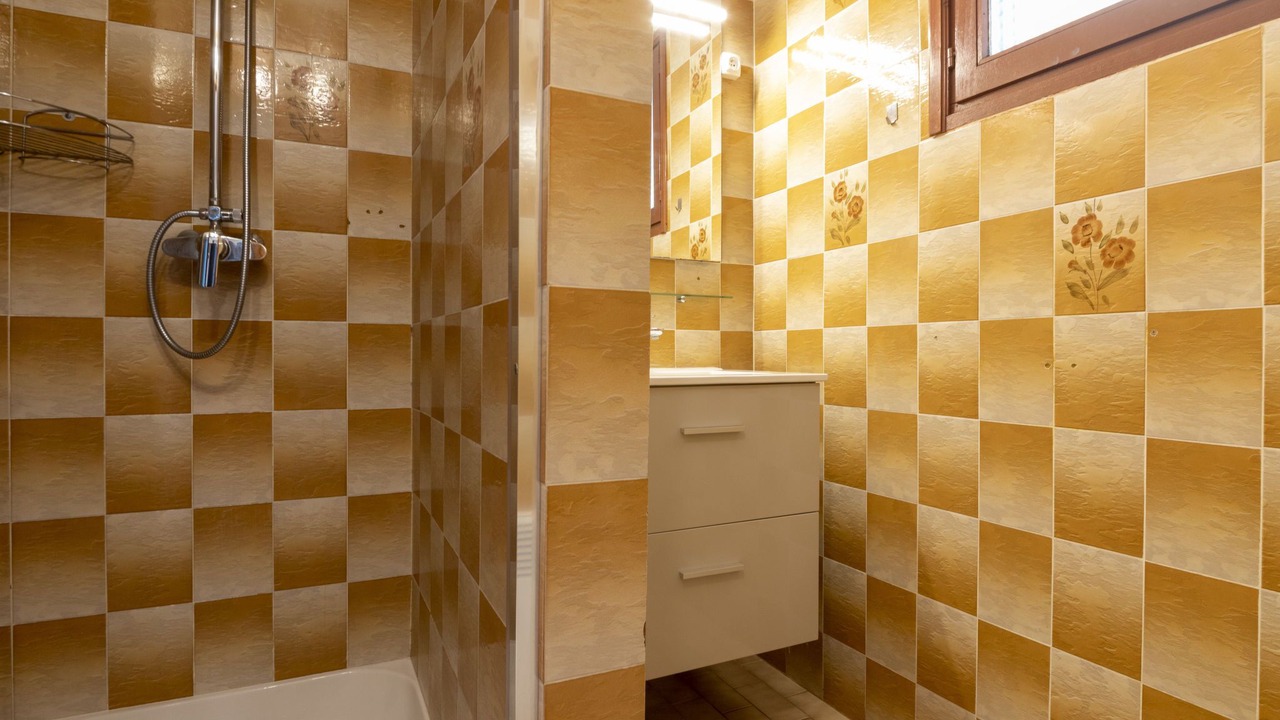 Photo of Bathroom in Saintes-Maries-de-la-Mer