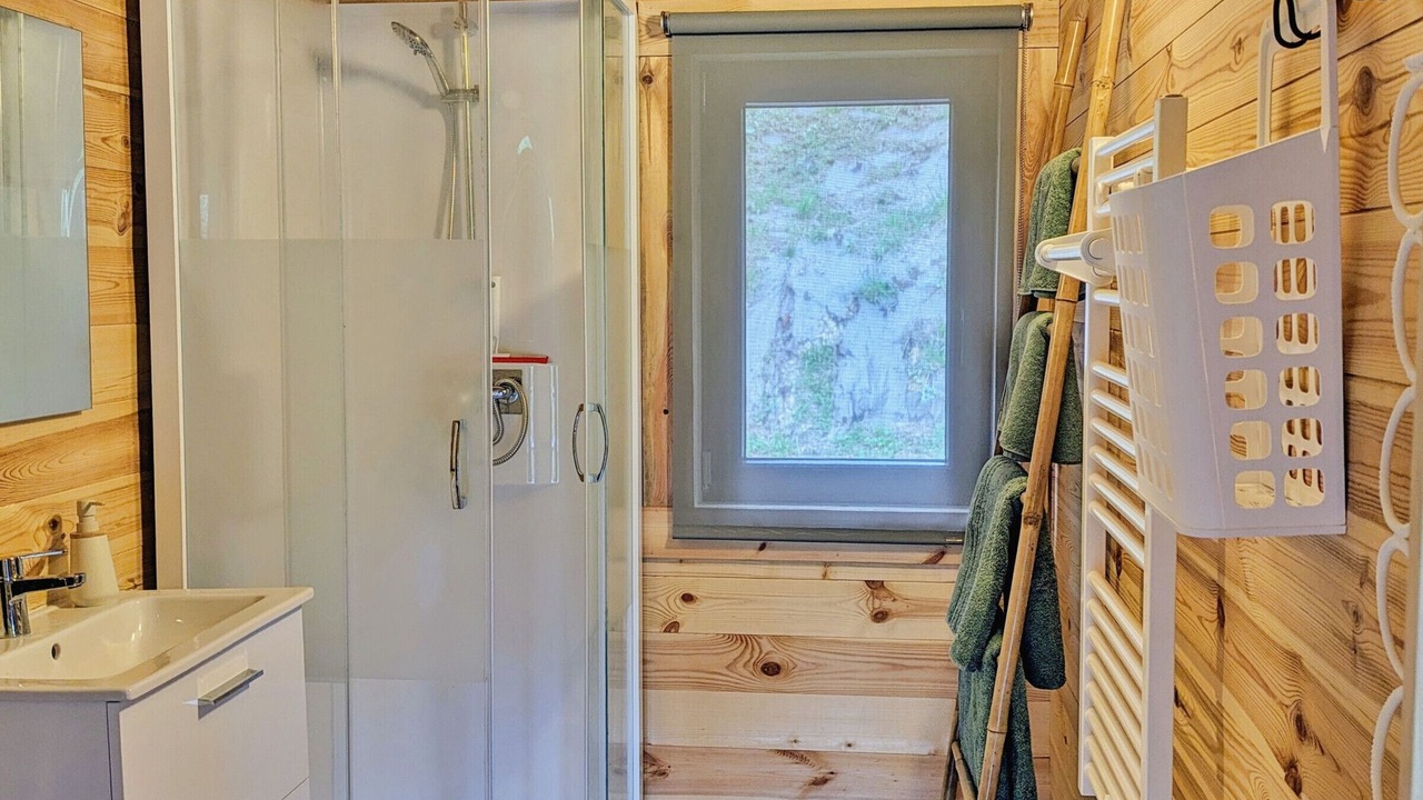 Photo of Bathroom in Saint-Berthevin