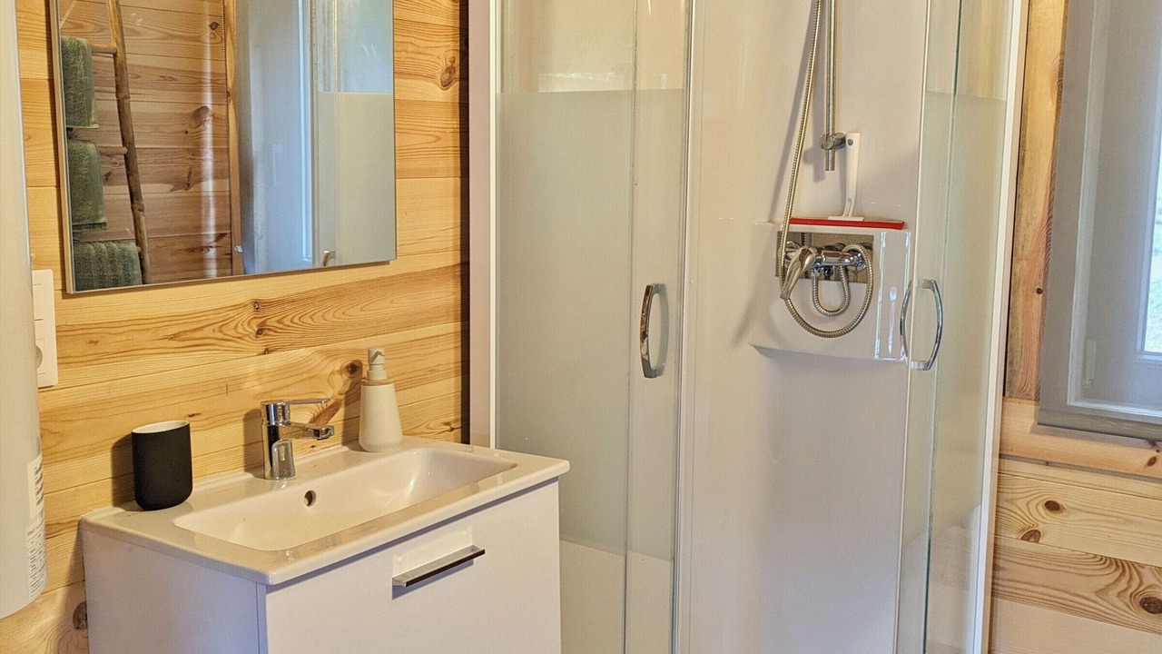 Photo of Bathroom in Saint-Berthevin
