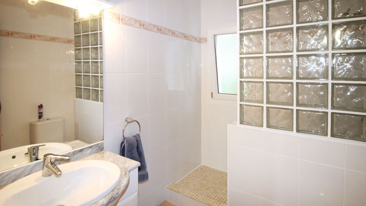 Photo of Bathroom in Pals
