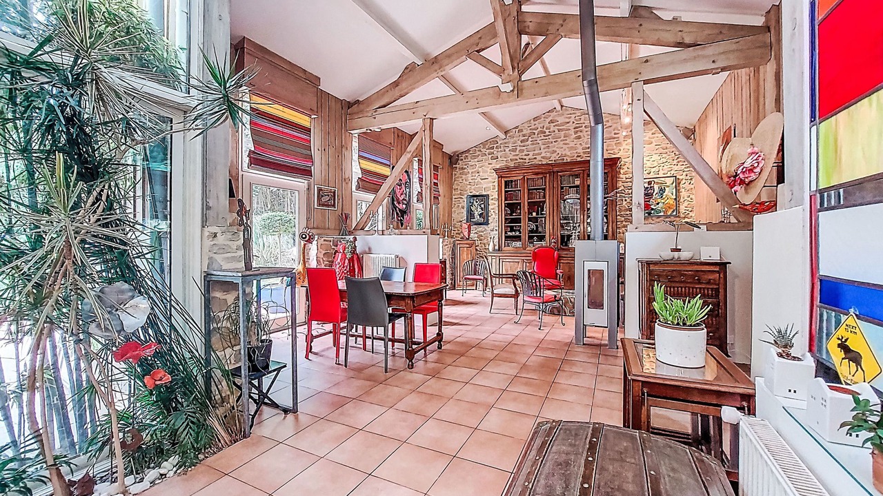 Photo of Livingroom in Saint-Vincent-de-Paul