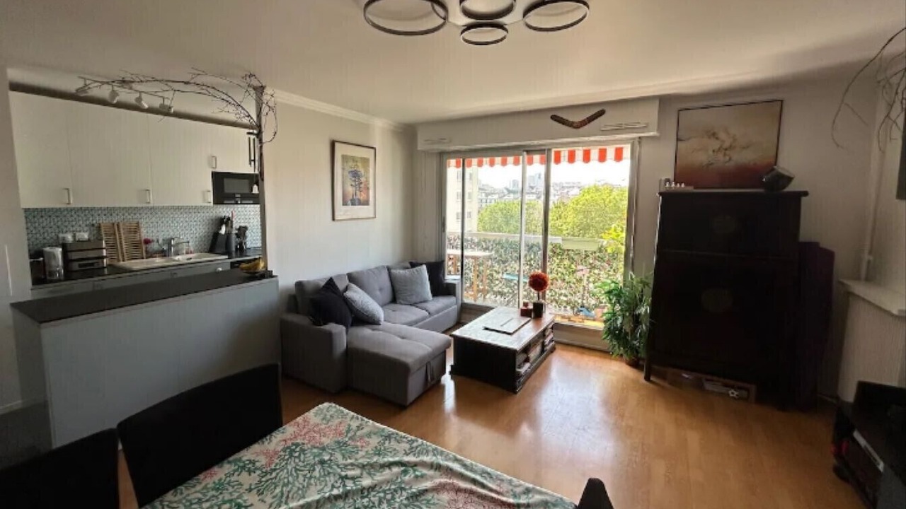 Photo of Livingroom in 15th Arrondissement