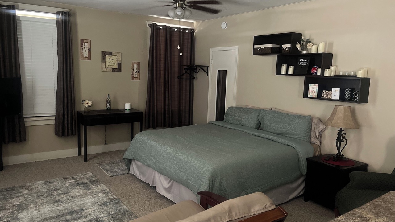 Photo of Bedroom in Boonville