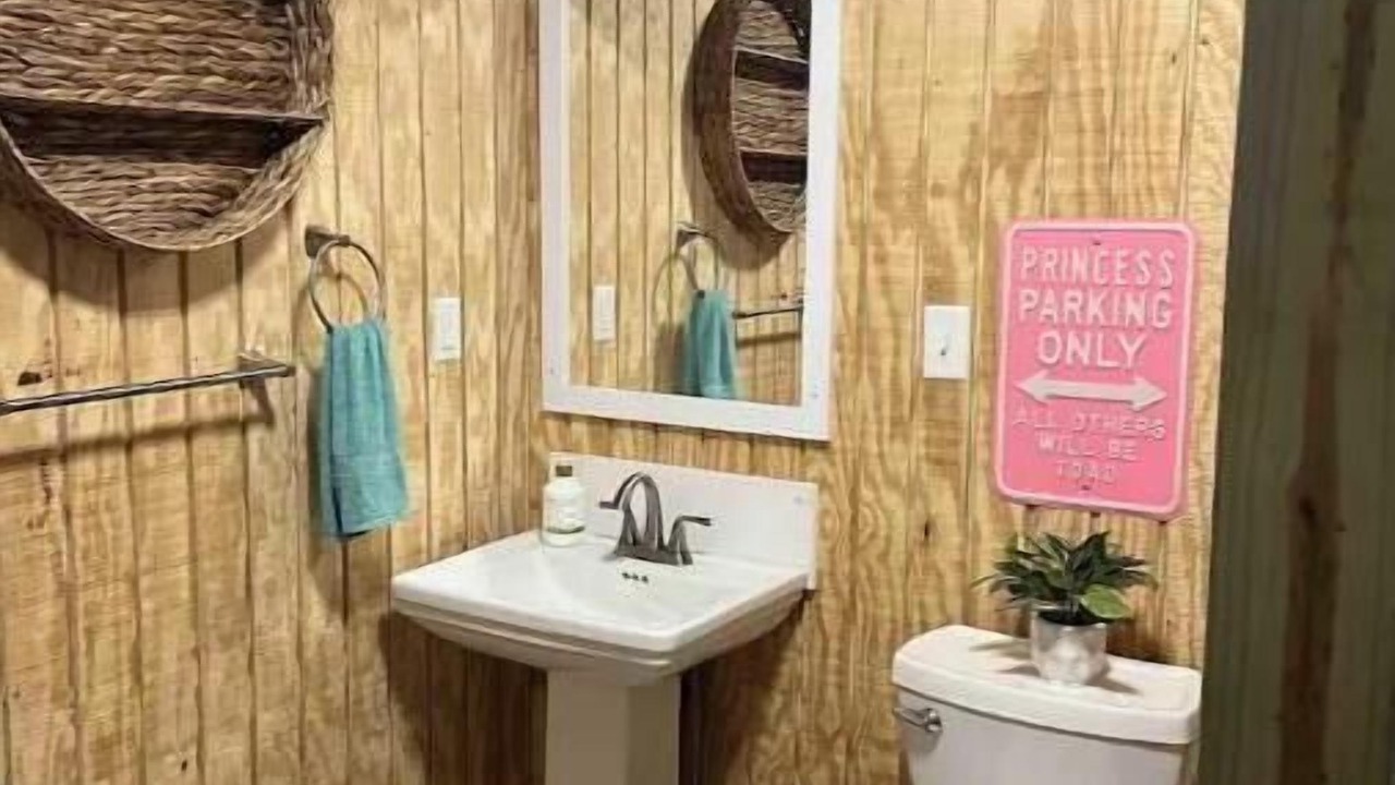 Photo of Bathroom in Tuscumbia