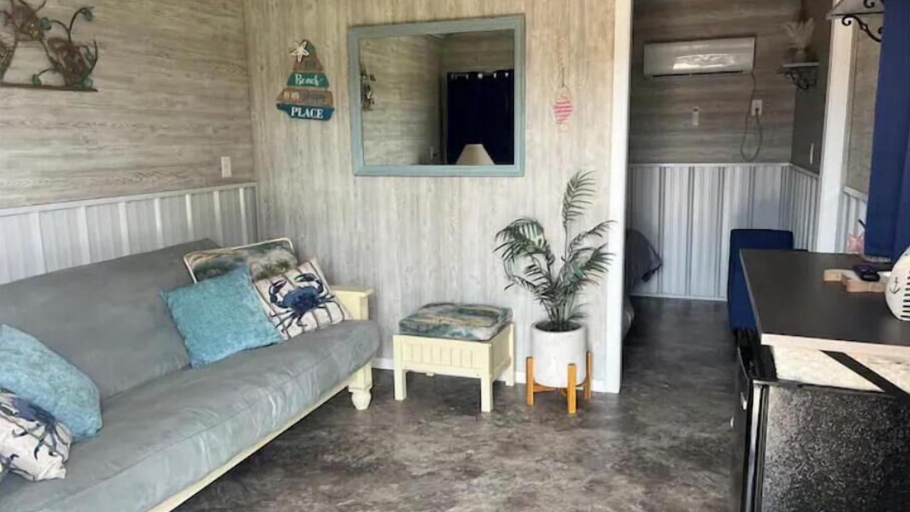 Photo of Livingroom in Tuscumbia