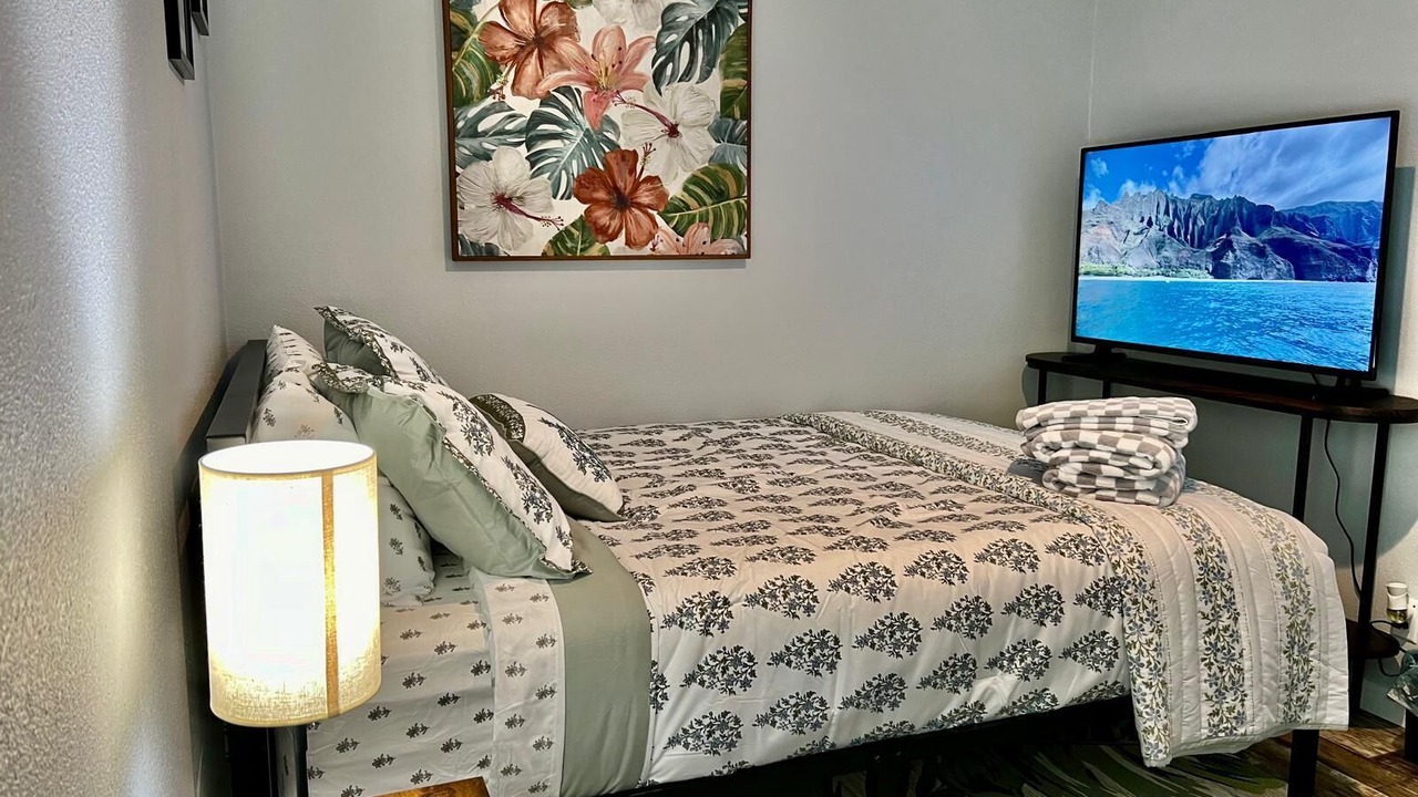 Photo of Bedroom in Brooksville