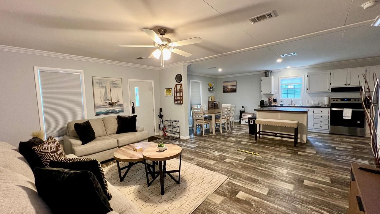 Photo of Livingroom in Brooksville