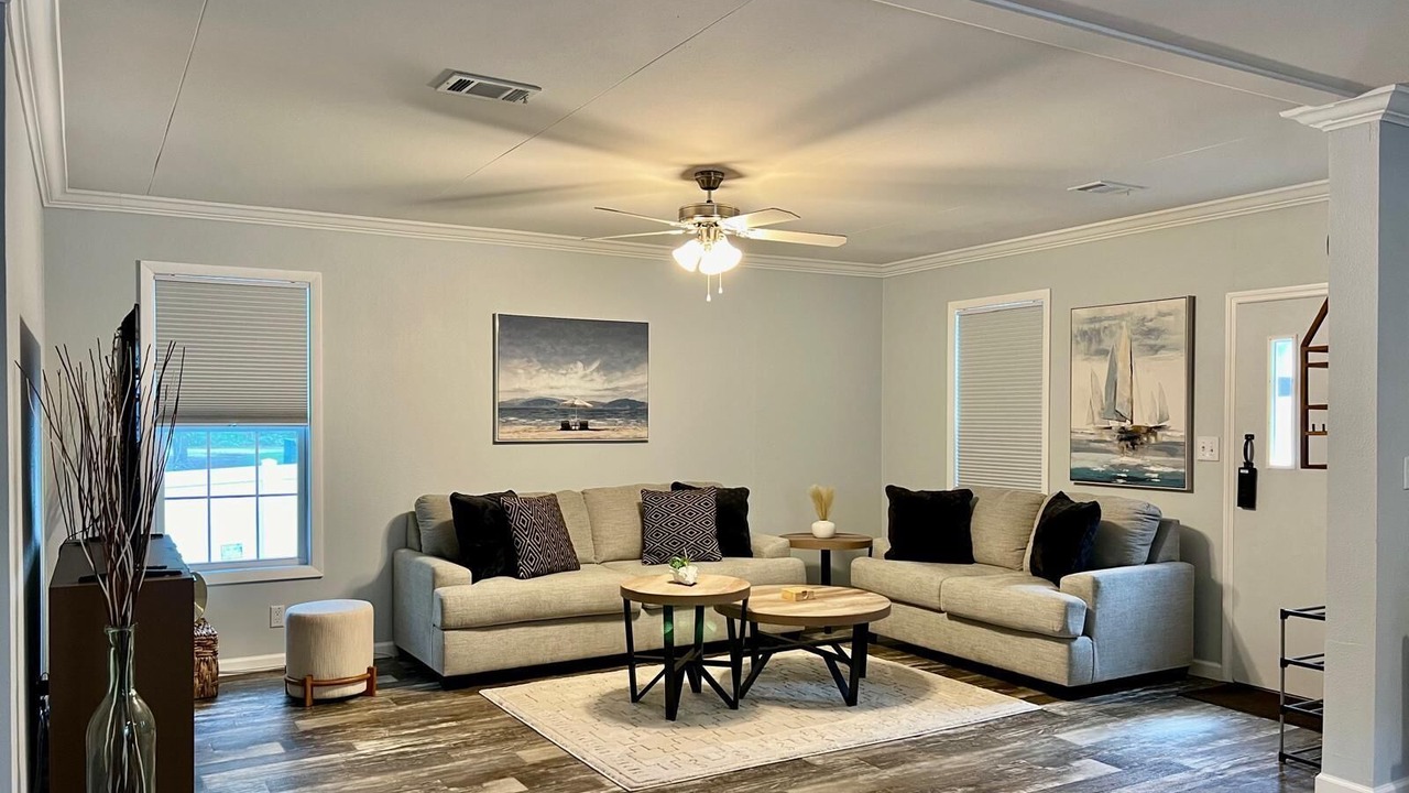 Photo of Livingroom in Brooksville