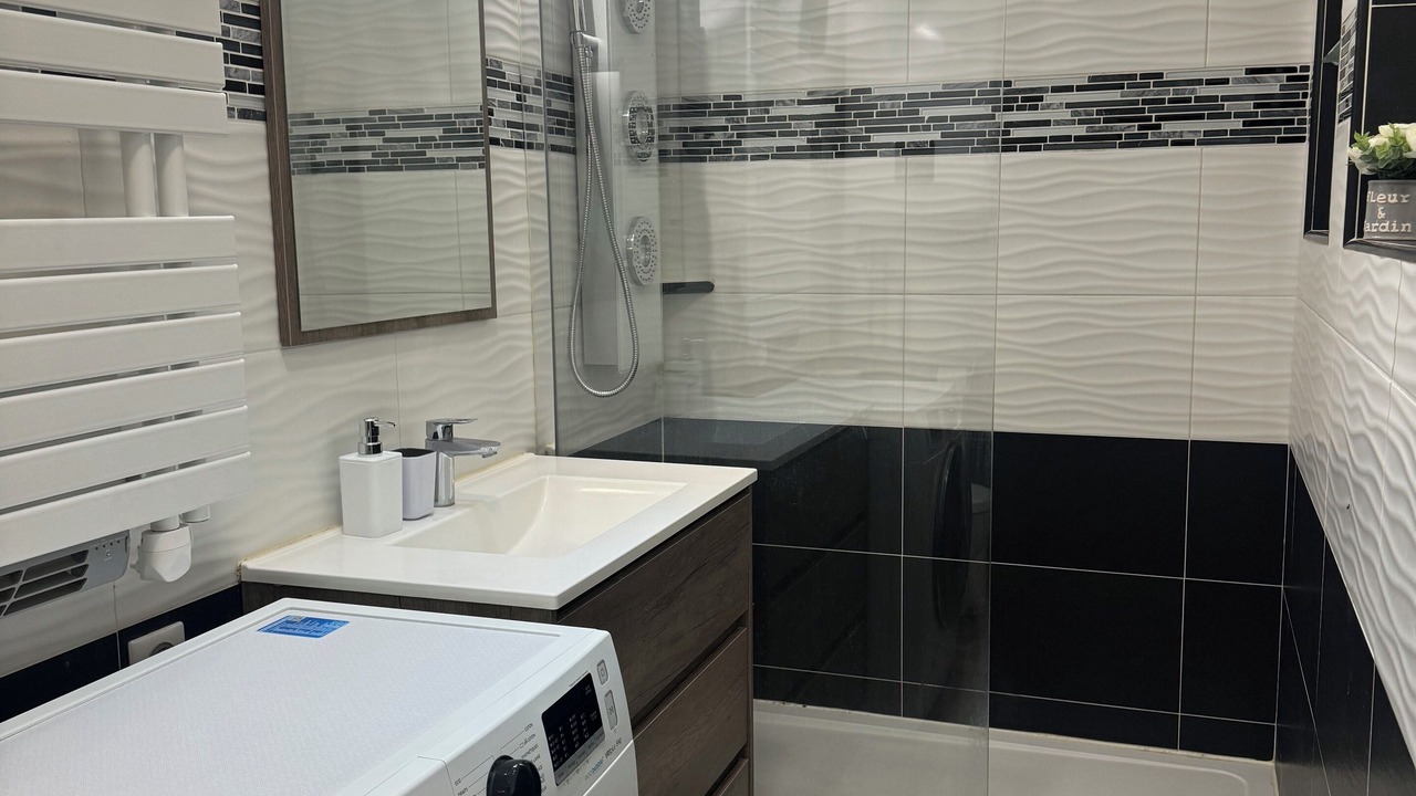 Photo of Bathroom in Melun