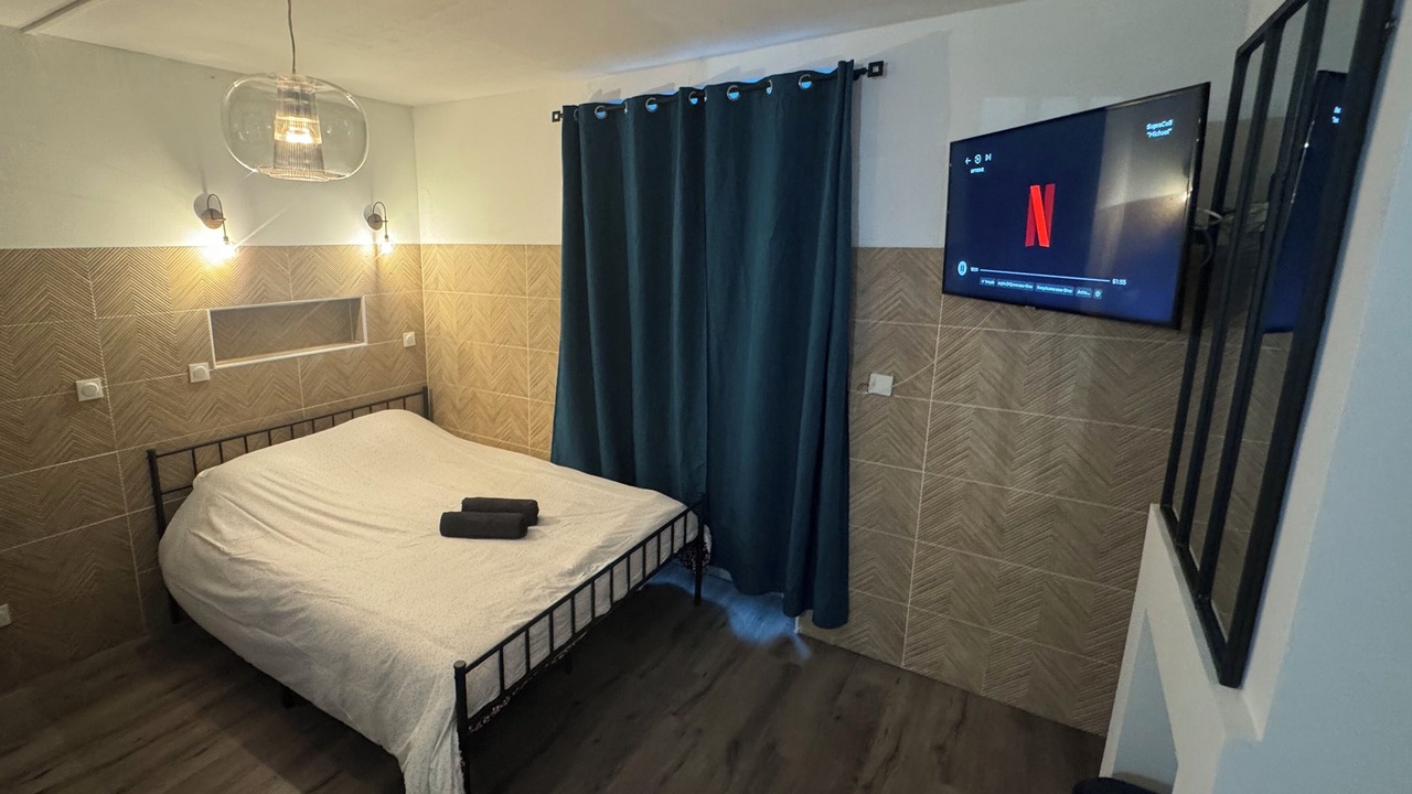 Photo of Bedroom in Melun
