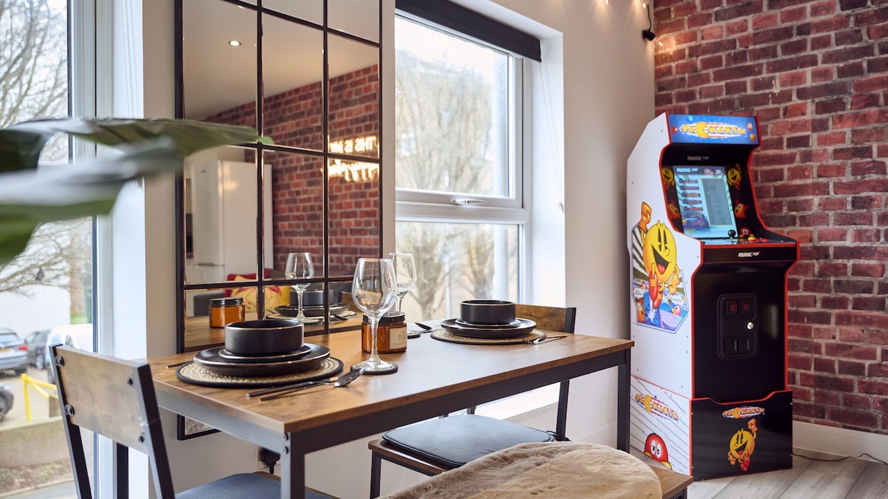 Photo of Others in Luton