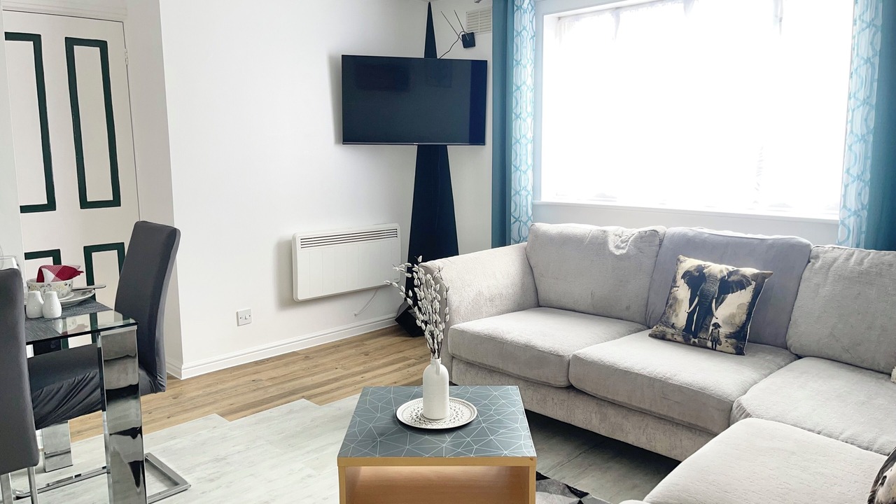 Photo of Livingroom in Chadwell