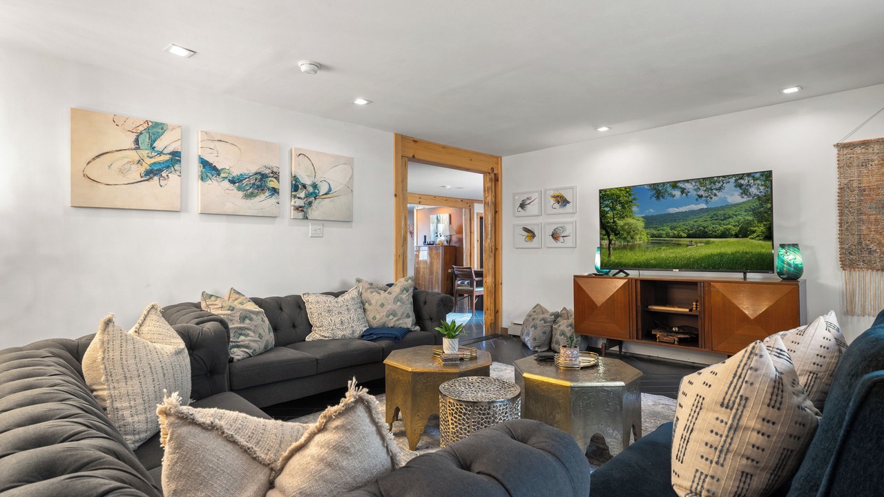 Photo of Livingroom in Hancock