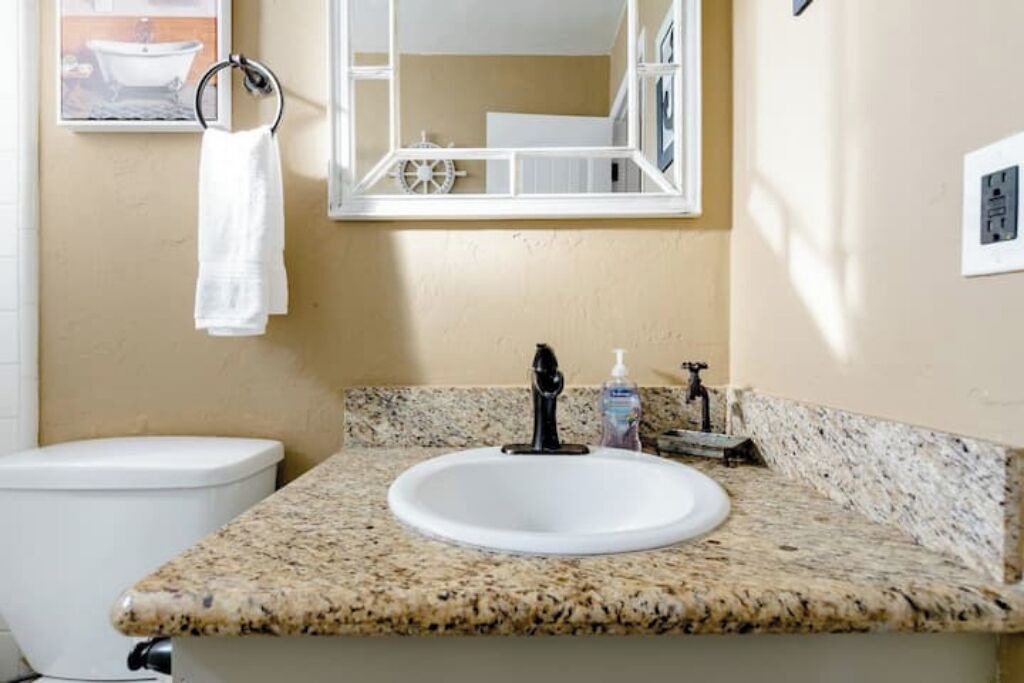 Photo of Bathroom in Oak Park
