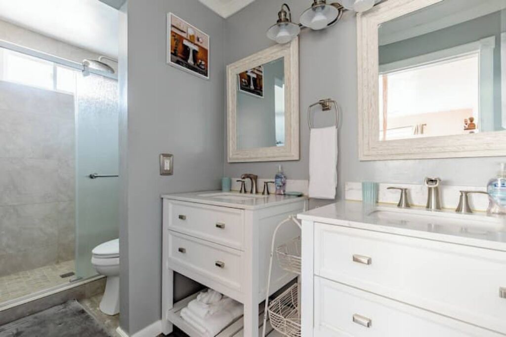 Photo of Bathroom in Oak Park