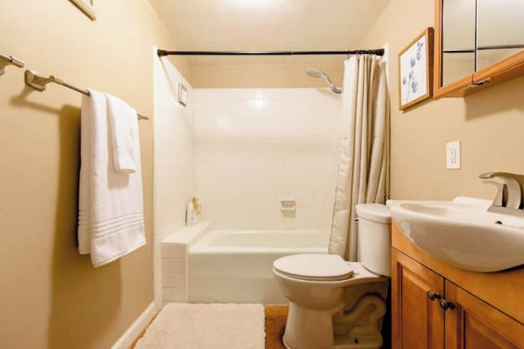 Photo of Bathroom in Oak Park
