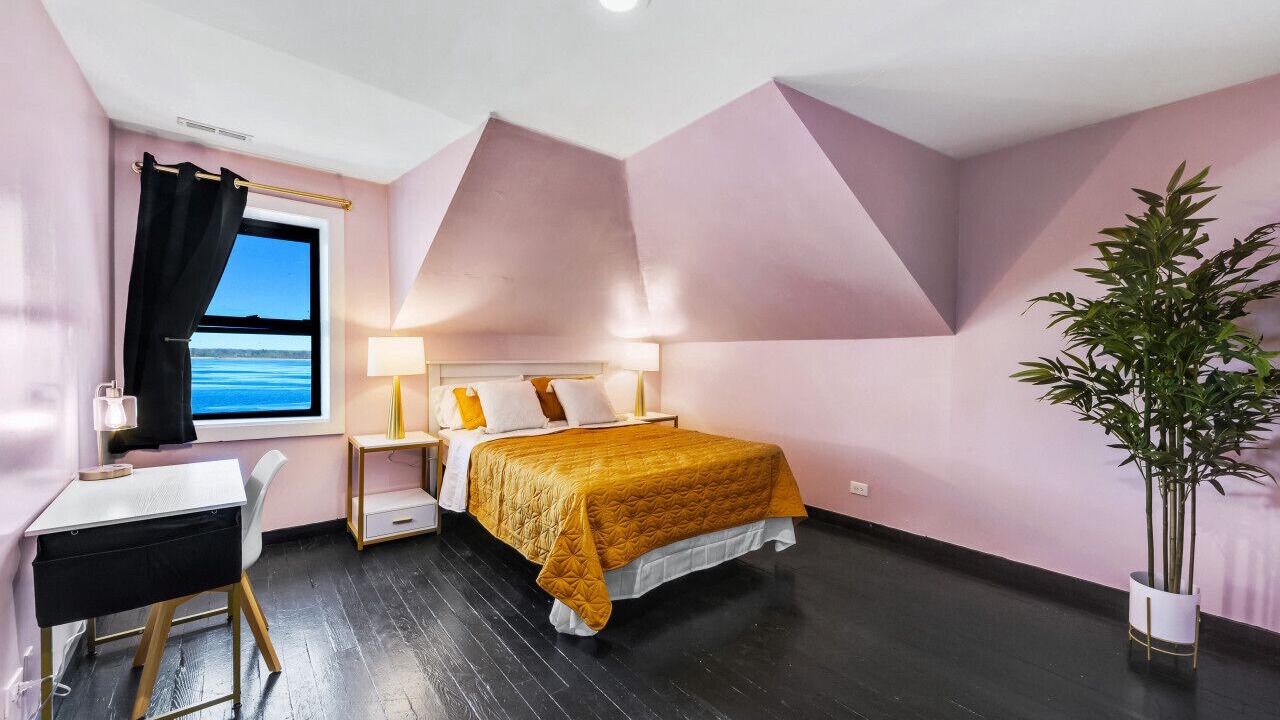 Photo of Bedroom in Fox Lake